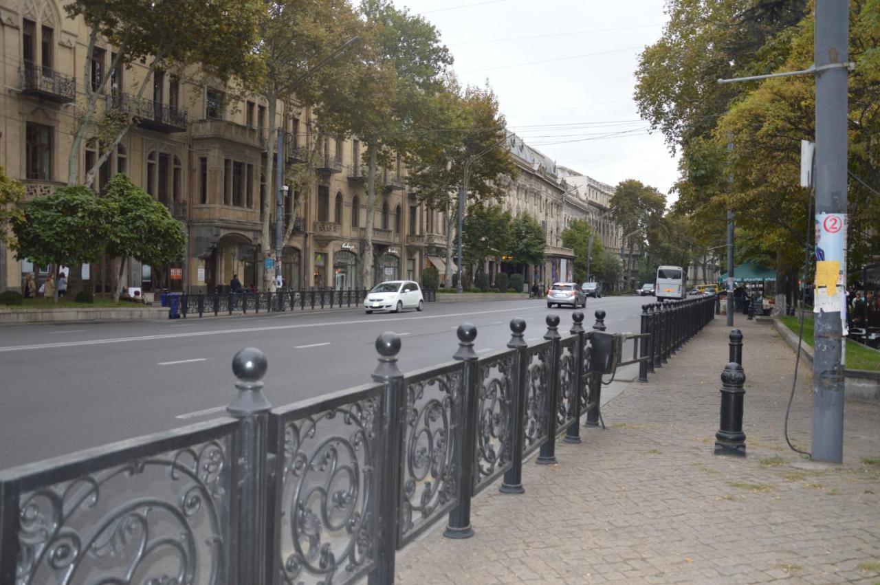 Ferienwohnung 20 Shota Rustaveli Avenue Tbilisi Exterior foto